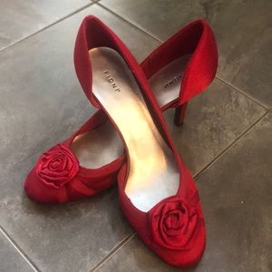 FIONI Red Satin Rosebud Heels 👠 7